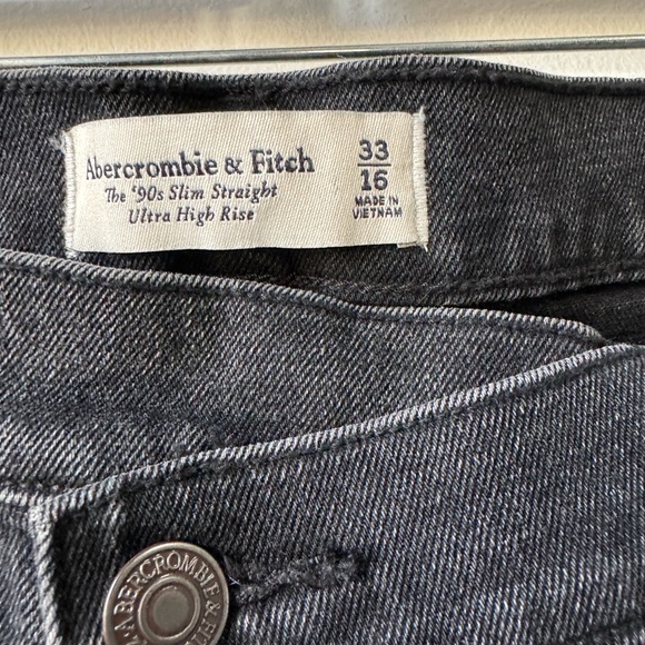 Abercrombie & Fitch women’s 90s Slim Straight Ultra High Rise Black Jean - Picture 8 of 10